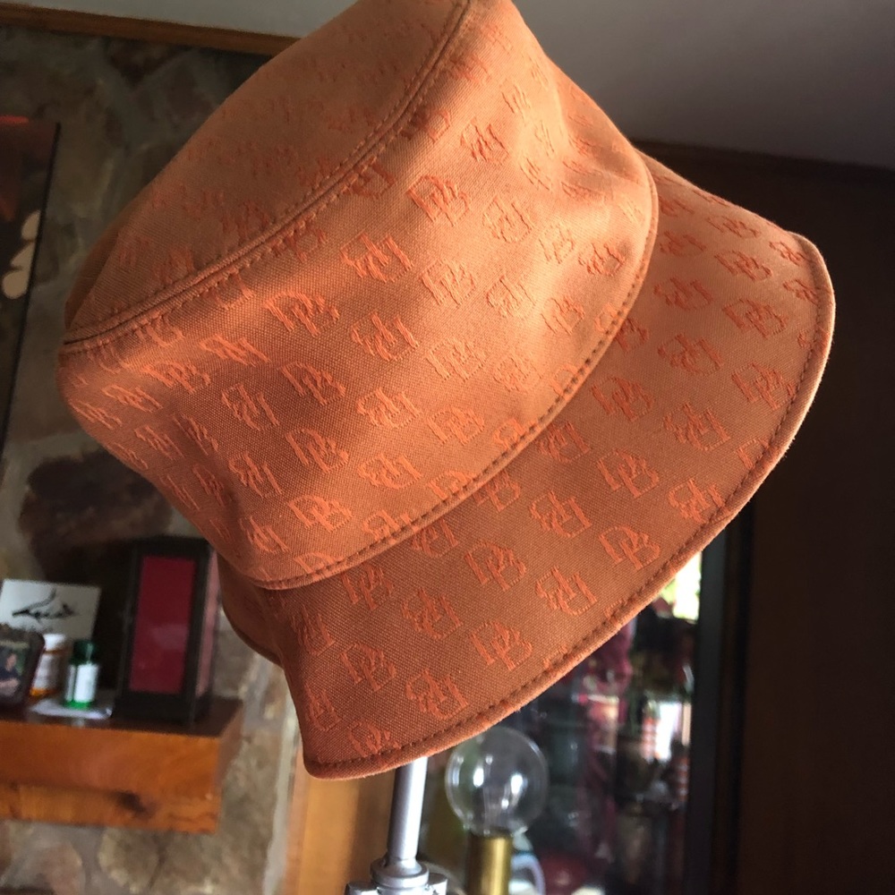 Dooney and Bourke bucket hat